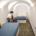 Santorini Vineyard With Heated Pool
