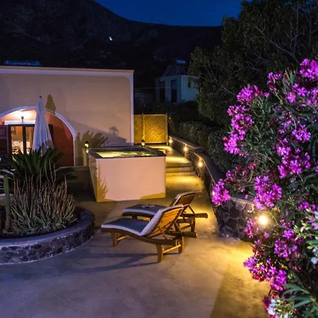 Santorini Vineyard With Heated Pool Casa vacanze