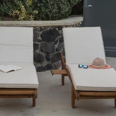 別荘 Santorini Vineyard With Heated Pool