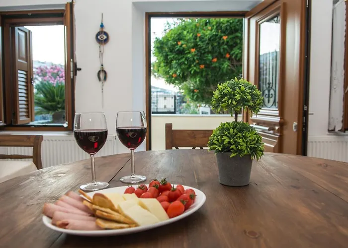 Santorini Vineyard With Heated Pool Éxo Goniá