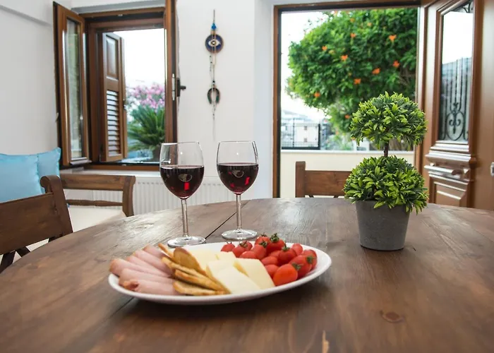 Santorini Vineyard With Heated Pool *