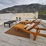 Santorini Vineyard With Heated Pool *