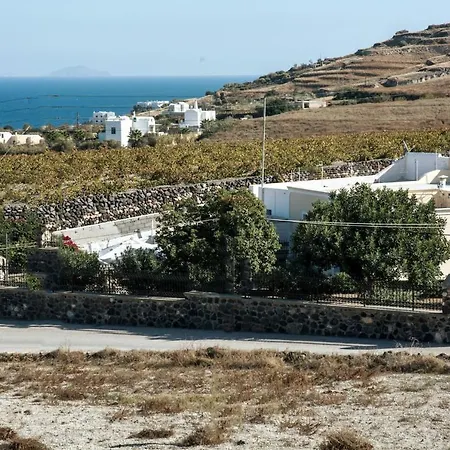 Santorini Vineyard With Heated Pool