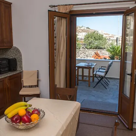 Σπίτι διακοπών Santorini Vineyard With Heated Pool