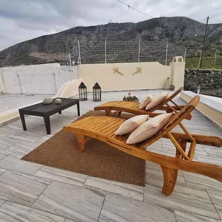 Santorini Vineyard With Heated Pool *