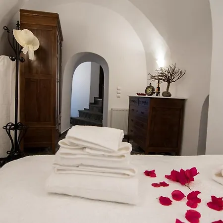 Σπίτι διακοπών Santorini Vineyard With Heated Pool