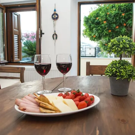 Santorini Vineyard With Heated Pool *