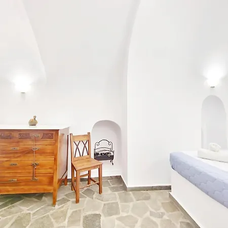 Σπίτι διακοπών Santorini Vineyard With Heated Pool