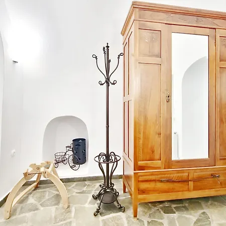 Santorini Vineyard With Heated Pool