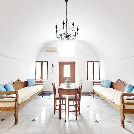 Σπίτι διακοπών Santorini Vineyard With Heated Pool