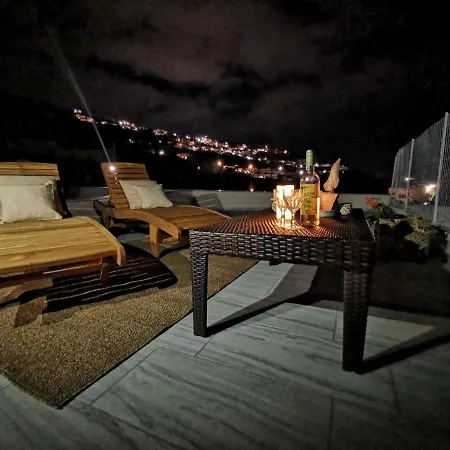 Santorini Vineyard With Heated Pool بيت للعطل Éxo Goniá