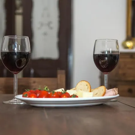 Karpimo Vineyard With Heated Pool Holiday home *