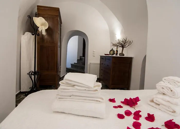 بيت للعطل Santorini Vineyard With Heated Pool