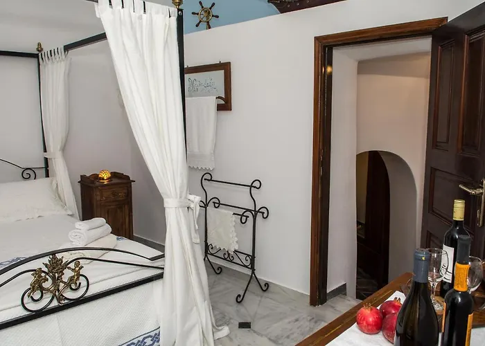 Santorini Vineyard With Heated Pool *